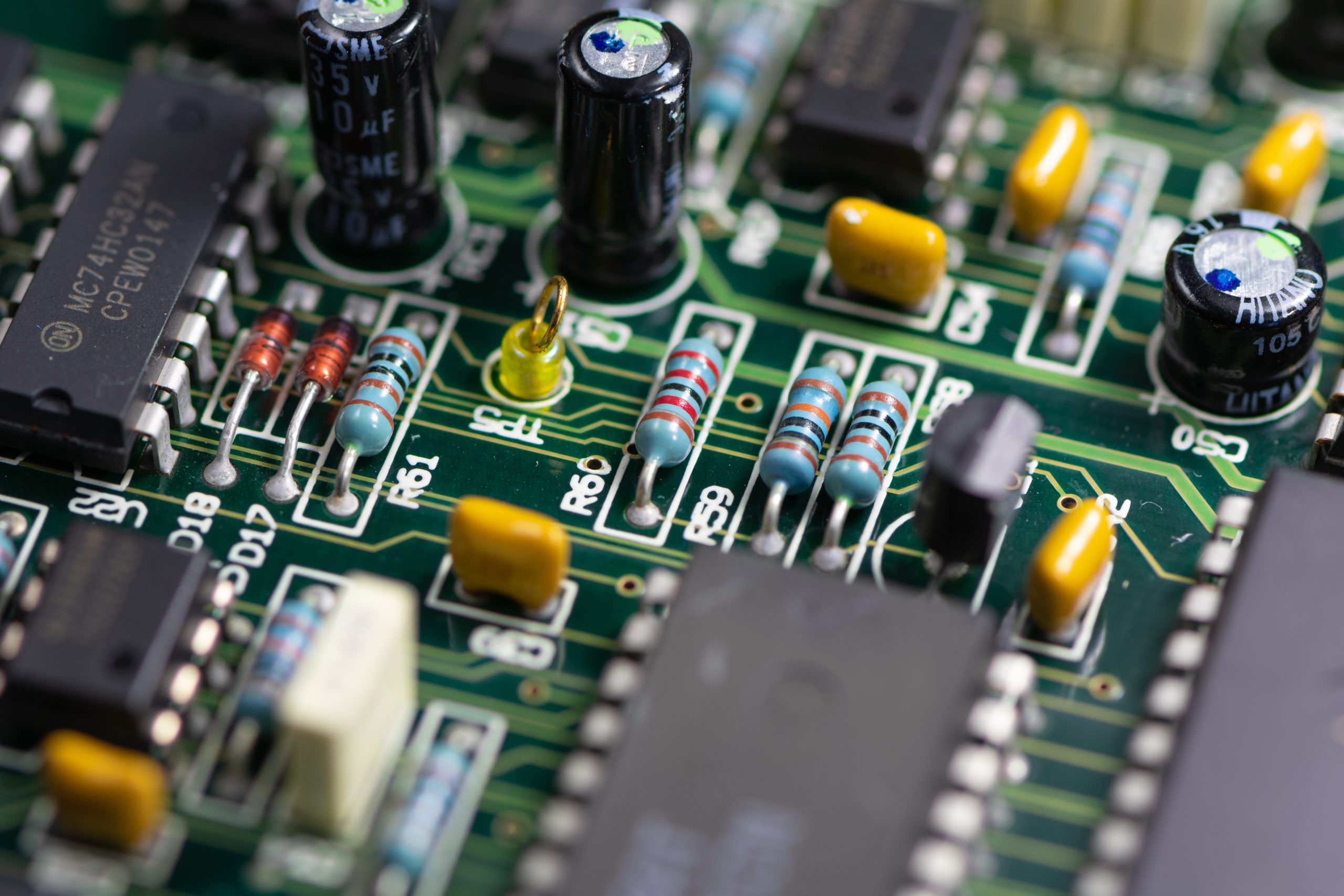 Close,Up,Shot,Of,Pcb,Unit,With,Visible,Resistors,,Capacitors